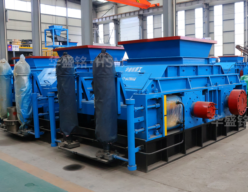 一小時100噸的花崗巖對輥制砂機多少錢？