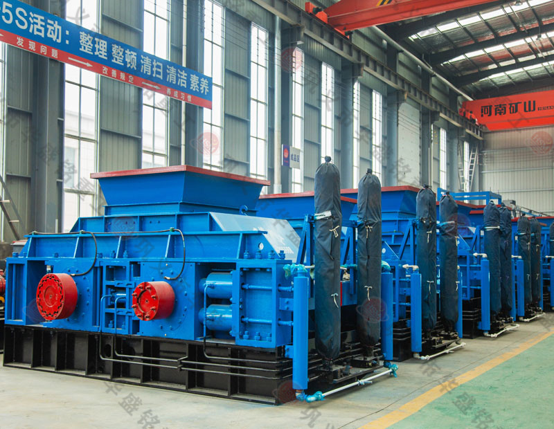 時(shí)產(chǎn)200噸的對(duì)輥制砂機(jī)型號(hào)_什么價(jià)格？