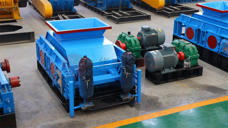 河南液壓對輥制砂機優勢多多，廠家如何選擇？